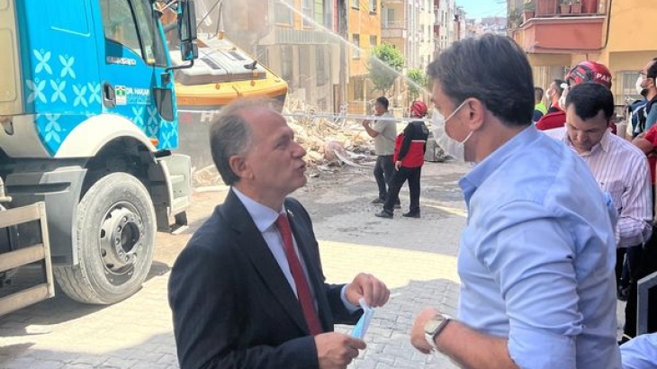 Bahçelievler’de bina çöktü