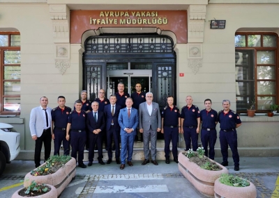 Bayram seyran demeden, daima görevinin başında olan kahraman itfaiyecilerimizi ziyaret edip bayramlaştım.
